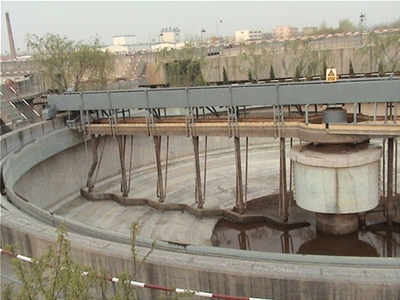 周邊傳動半橋式刮吸泥機(jī)